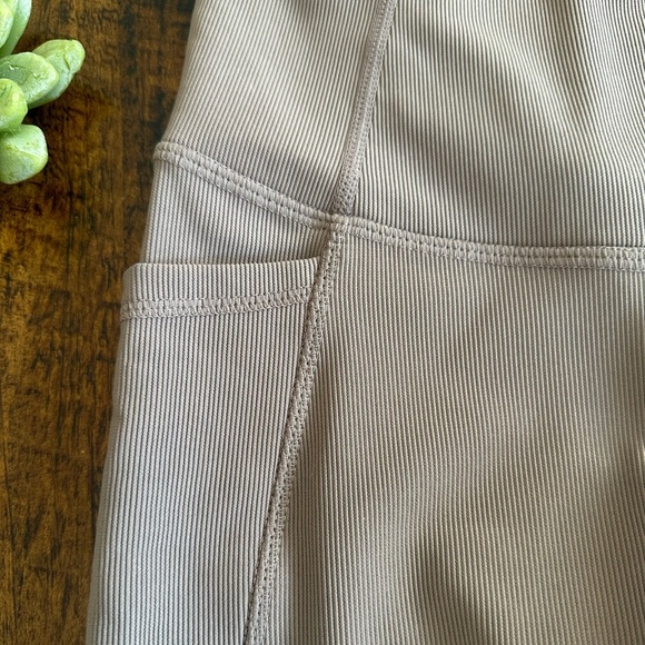Move Theology | Ribbed Leggings, Mocha - Picture 4 of 7
